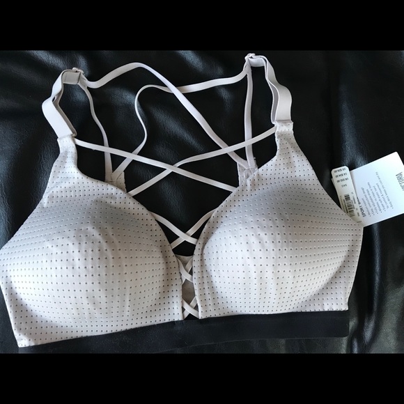 Victoria's Secret Other - Lightweight by VICTORIA'S SECRET Sports Bra - 34C
